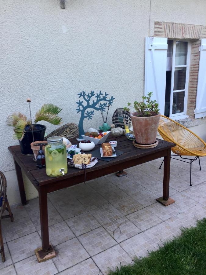 Les Glycines De Bougy Acomodação com café da manhã Exterior foto